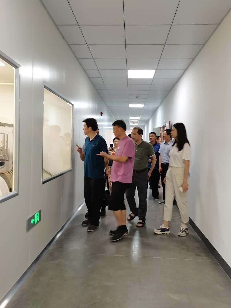 華中農業大學國家微生物研究中心主任梁運祥教授、李友國教授等一行蒞臨旌德海昭生物指導工作